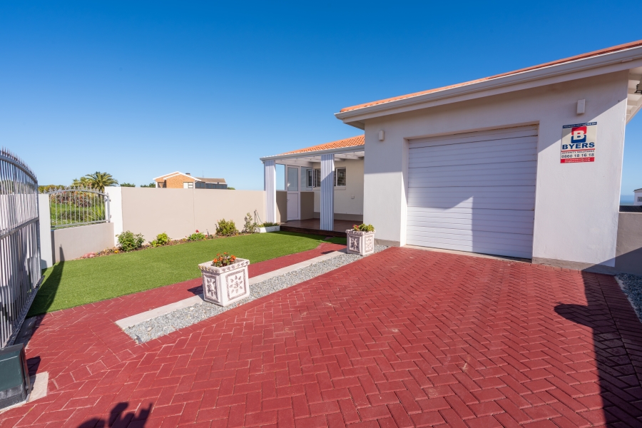 4 Bedroom Property for Sale in Myburgh Park Western Cape